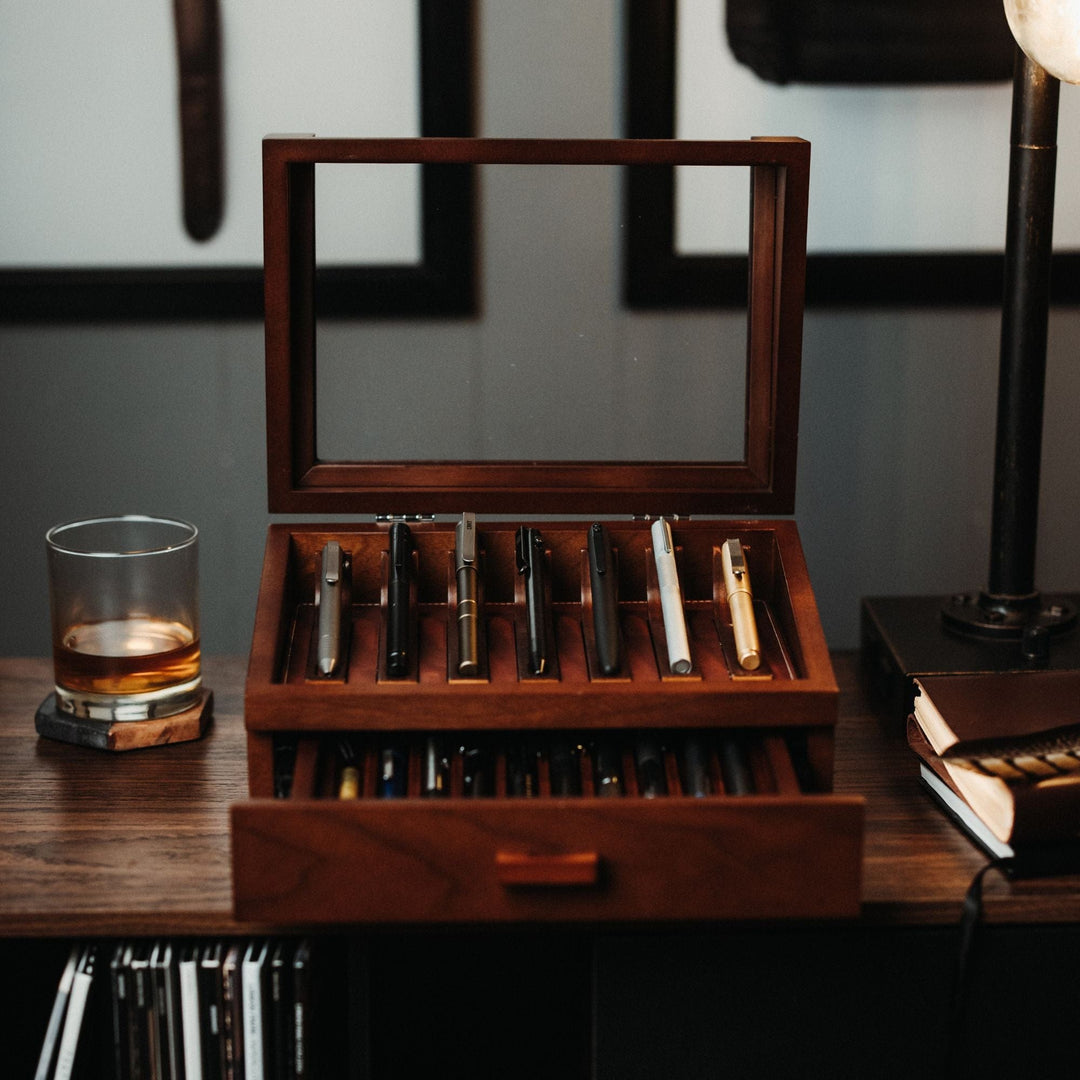 Holme & Hadfield Walnut The Pen Deck