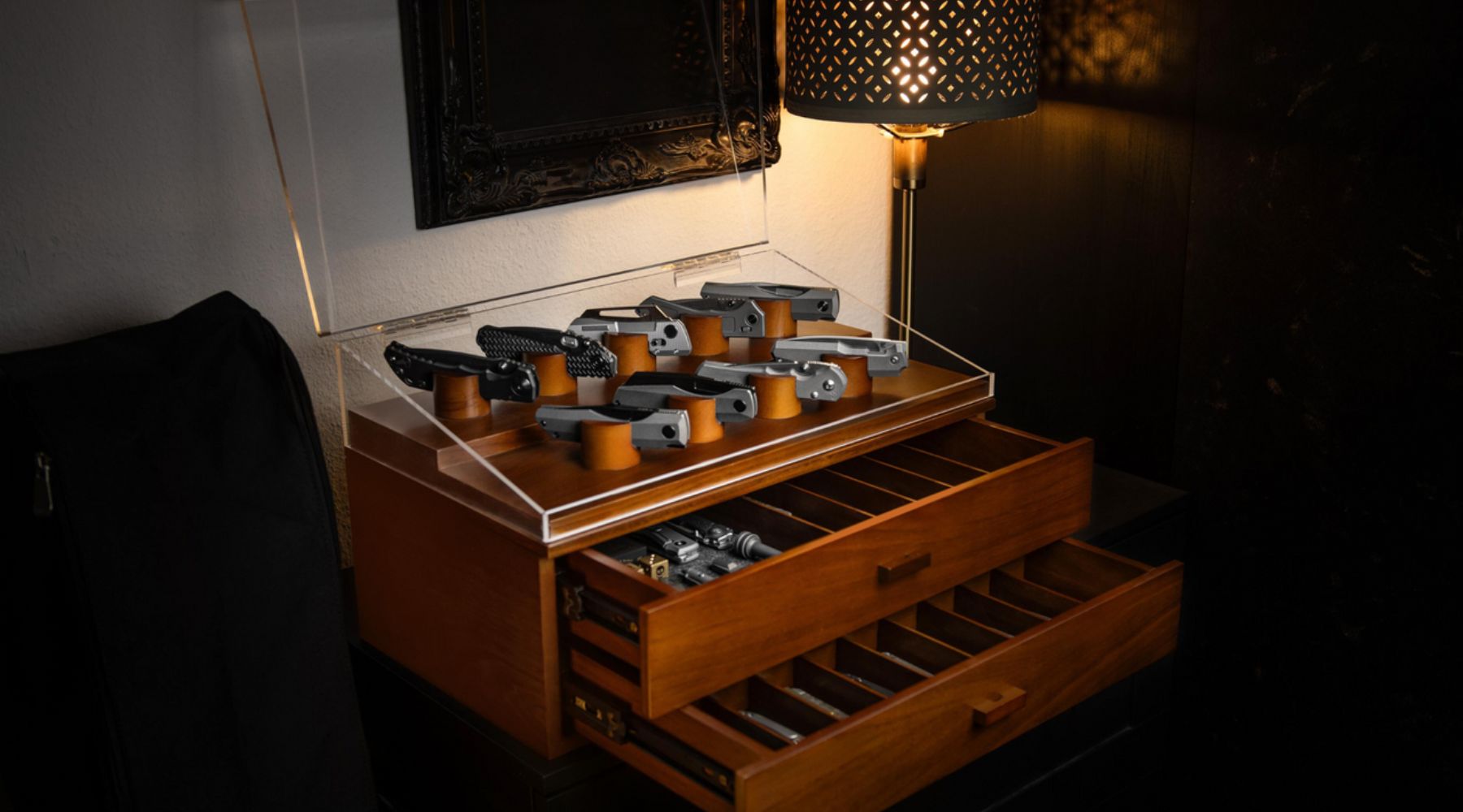 How to display a knife collection of any size with knife display cases