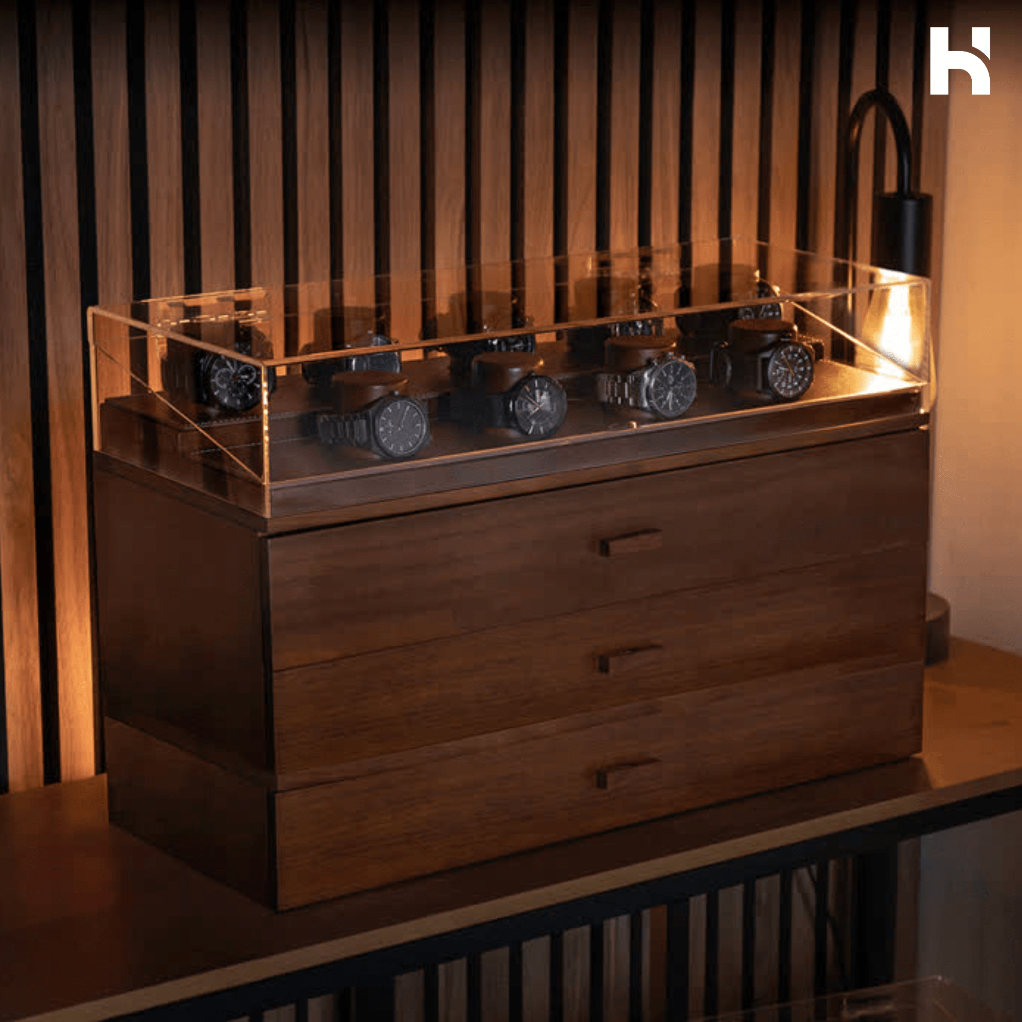 Holme & Hadfield The Riser - Collector / Walnut The Riser